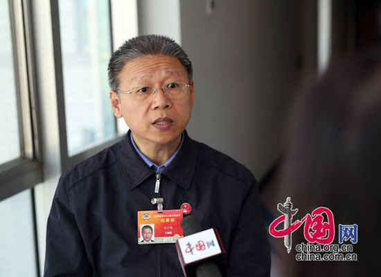 ��С��ίԱ����ƶ��������Ƭ��������Ϊ�ص�