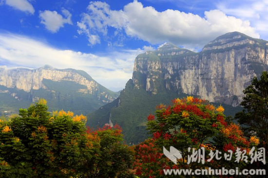 灯笼峡谷口1a_副本.jpg 灯笼峡谷口1a_副本.jpg